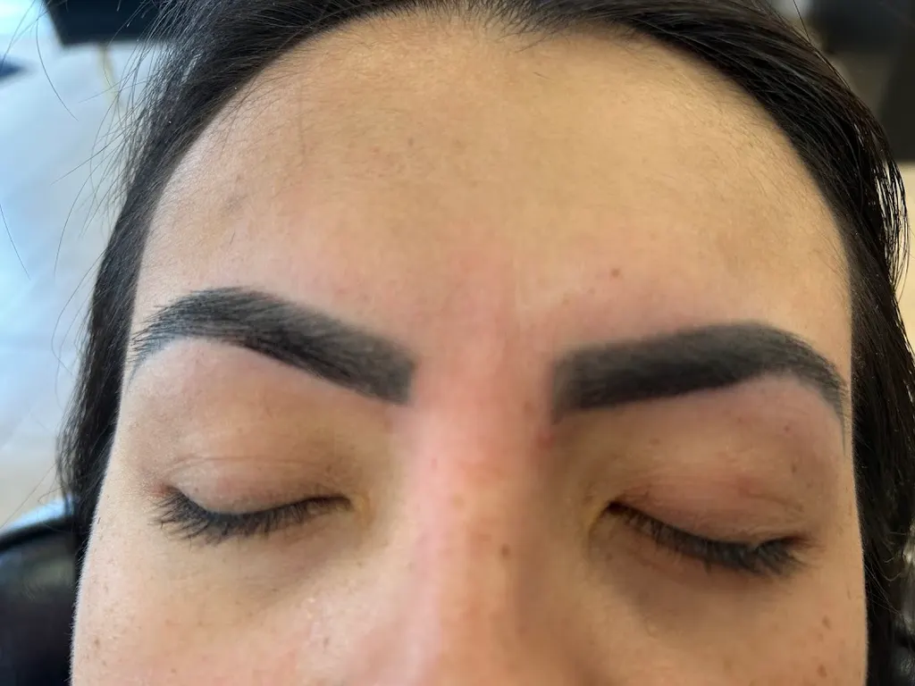 Mishi’s threading and eyelash studio — Beauty salon in Brentwood